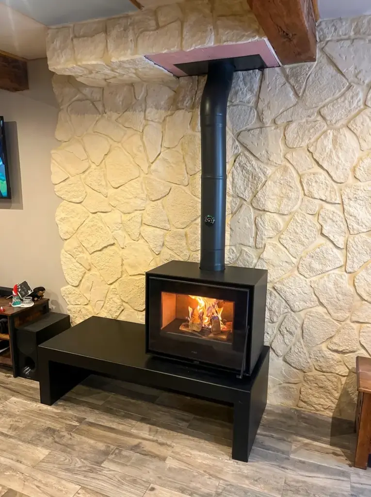 Insert bois acier Corneilla-del-Vercol : rénovation avec Kunst + Atelier Dix Neuf