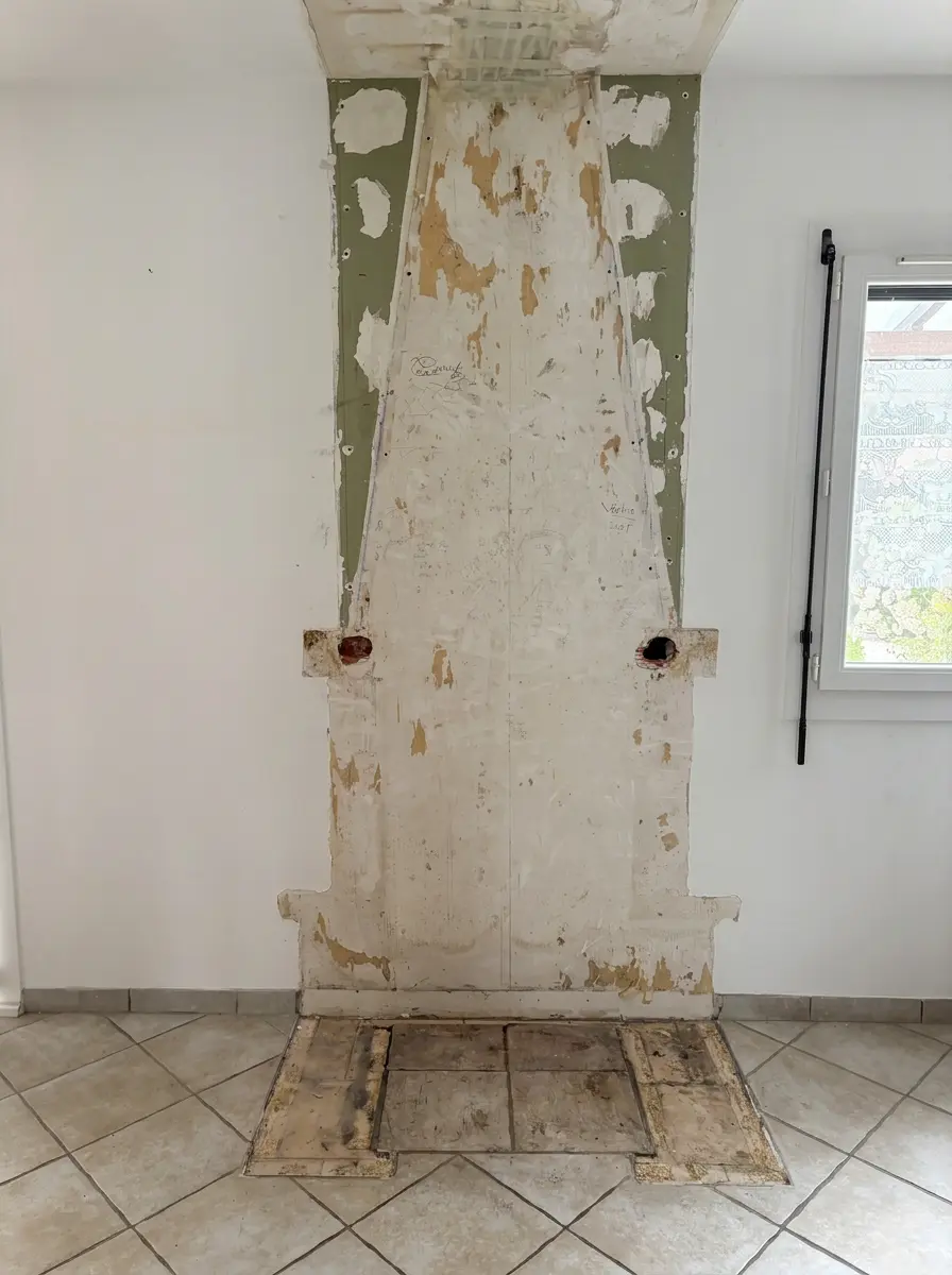 JM Idea 2 full black installé après pose d'un poêle à granulés à Saint-Cyprien par Vesta Argelès